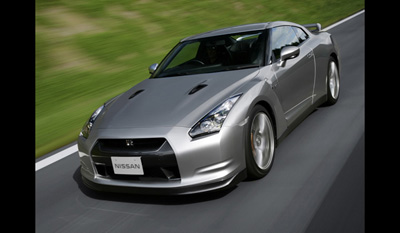 Nissan GT-R 2007 3